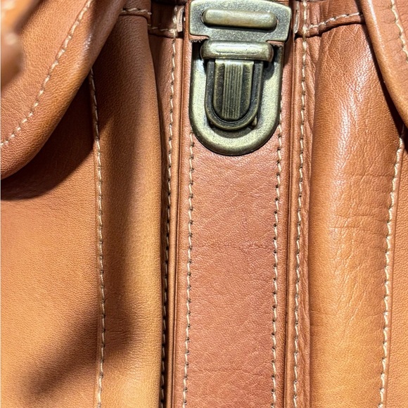 Elegant Tan Leather Backpack - Picture 5 of 7